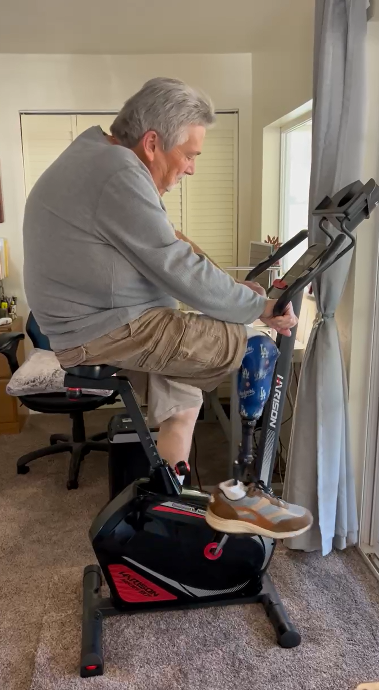 Rower rehabilitacyjny poziomy z ergonomicznym oparciem - dobór sprzętu do ćwiczeń w domu Rower rehabilitacyjny